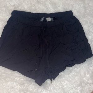 Comfy black H&M shorts